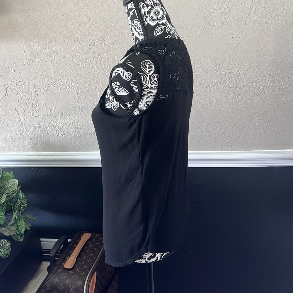 Express Small Black Top - image 3